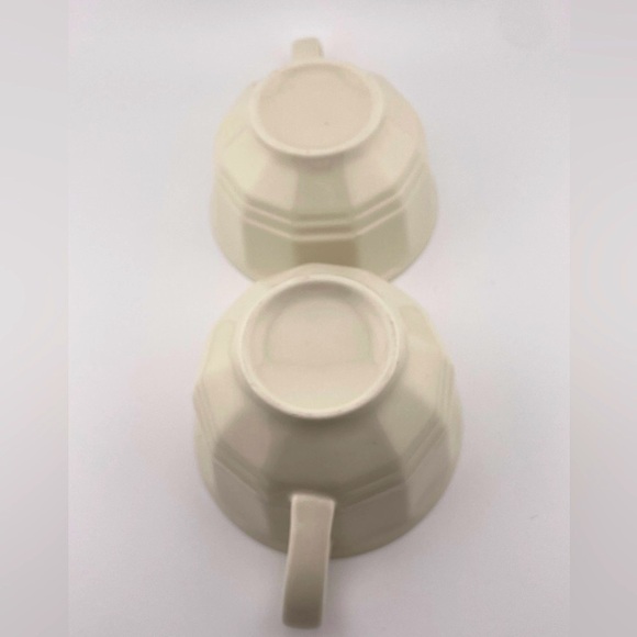 Vintage, "Heritage White" Coffee Cups by Pfaltzgraff, Set of 2 - Picture 4 of 7